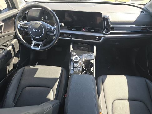 Used 2025 Kia Sportage EX w/ EX Premium Package image 23