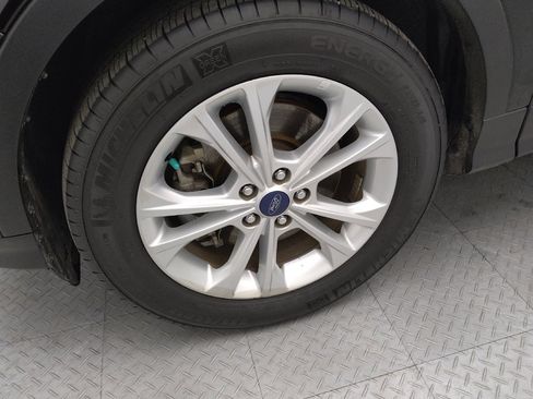 Used 2018 Ford Escape SE w/ Ford Safe & Smart Package AWD/4WD image 31