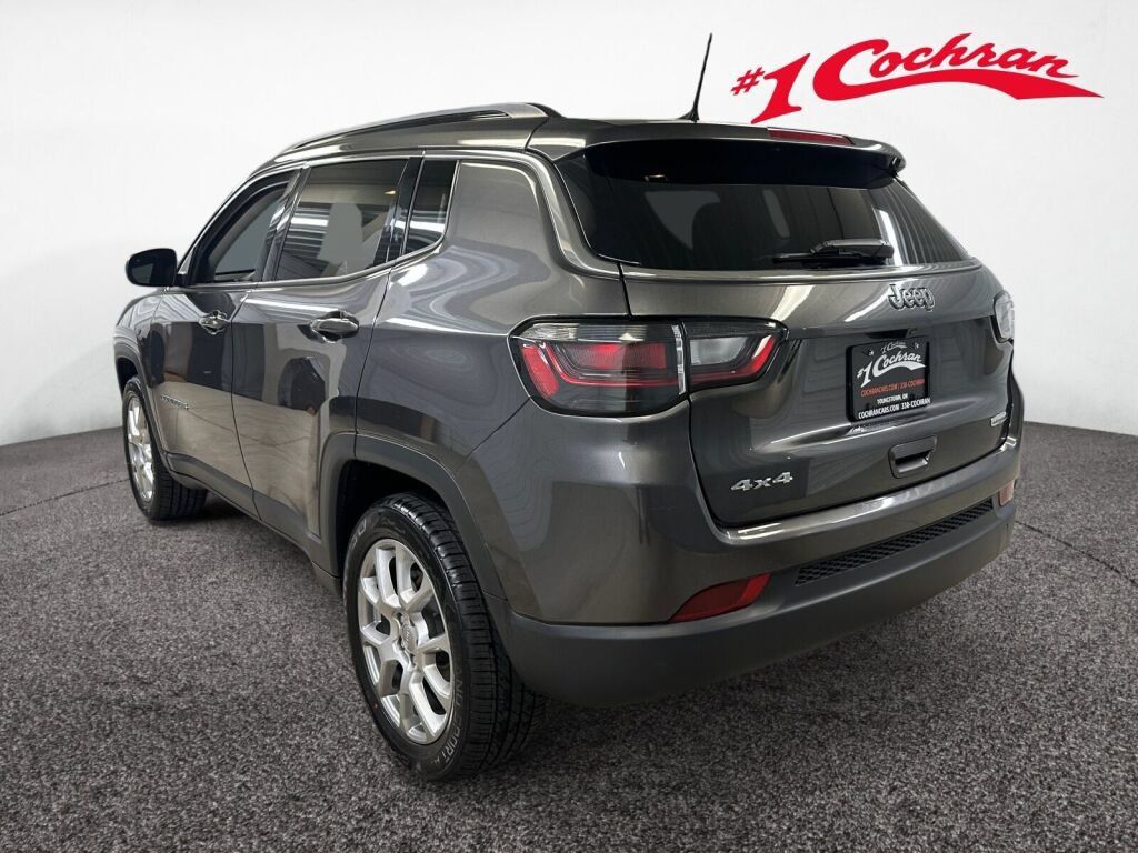 Used 2022 Jeep Compass Latitude w/ Sun and Sound Group AWD/4WD image 21