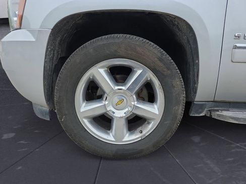 Used 2013 Chevrolet Suburban LTZ AWD/4WD image 14