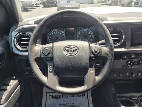 Used 2018 Toyota Tacoma TRD Sport w/ Technology Package RWD image 12
