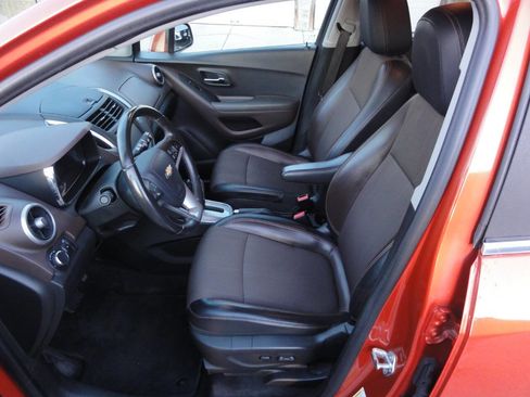 Used 2015 Chevrolet Trax LT w/ LT Plus Package AWD/4WD image 30