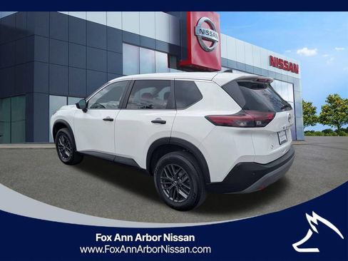 Certified 2023 Nissan Rogue S FWD image 3