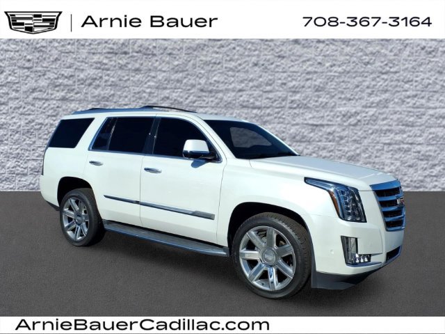 Used 2018 Cadillac Escalade Luxury AWD/4WD image 1