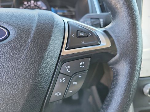 Used 2024 Ford Edge Titanium image 37