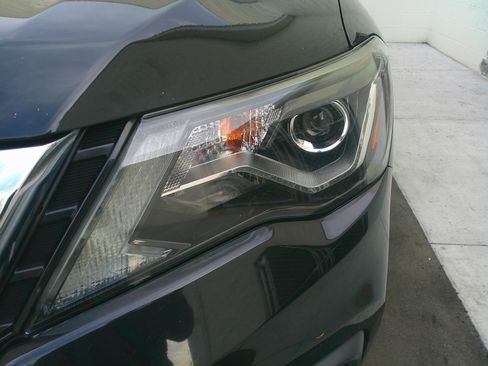 Used 2018 Nissan Pathfinder Platinum image 10