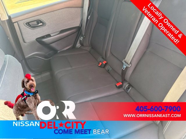 Used 2023 Nissan Rogue S AWD/4WD image 11