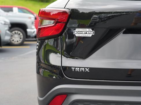 Certified 2025 Chevrolet Trax LT w/ LT Convenience Package FWD image 10