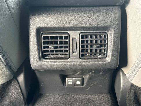 Used 2025 Toyota Camry XLE image 15