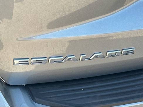 Certified 2023 Cadillac Escalade Sport Platinum AWD/4WD image 18