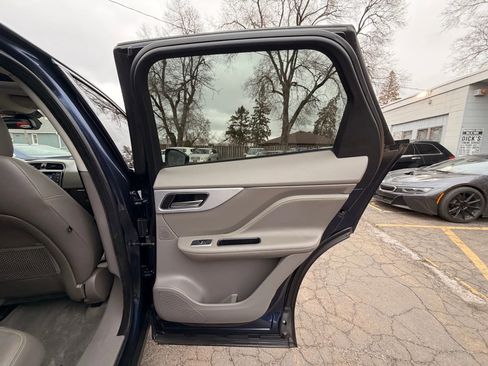 Used 2017 Jaguar F-PACE R-Sport image 26