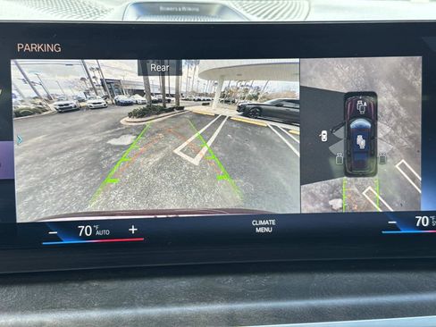 Certified 2023 BMW X7 xDrive40i w/ M Sport Package image 25