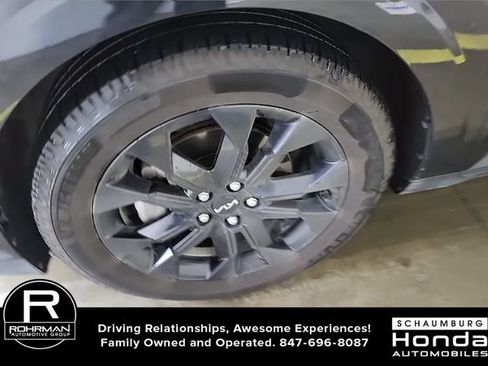 Used 2024 Kia Carnival SX Prestige FWD image 4