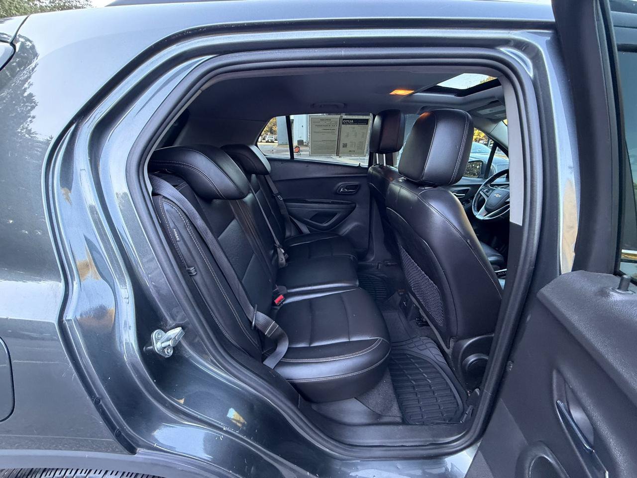 Used 2020 Chevrolet Trax Premier FWD image 12