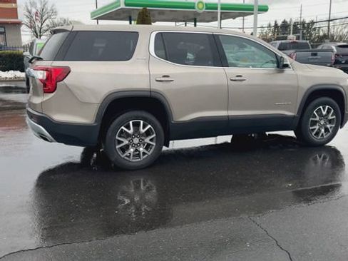 Certified 2022 GMC Acadia SLE image 9