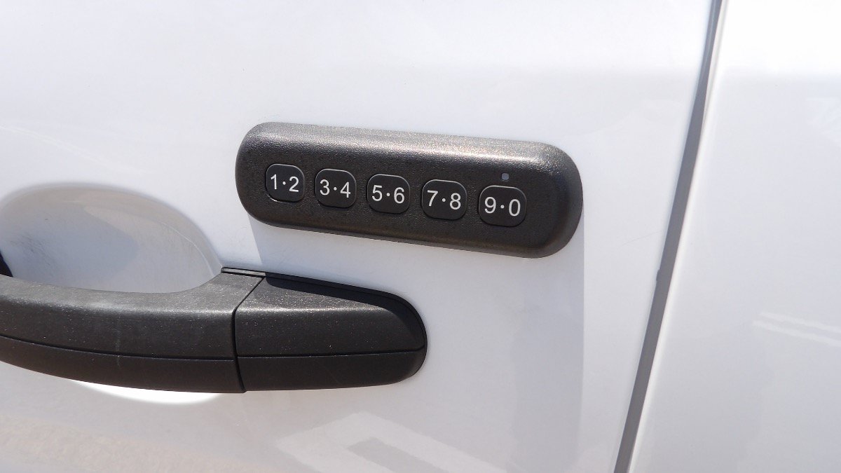 Used 2022 Ford Transit 250 Medium Roof AWD image 8