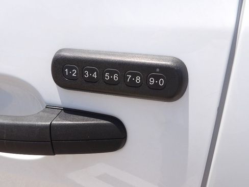 Used 2022 Ford Transit 250 Medium Roof AWD image 8