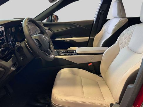 Certified 2025 Lexus RX 350h w/ Kick Sensor & Tow Package image 12