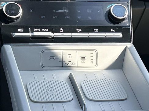 Used 2025 Hyundai Santa Fe SEL FWD image 24