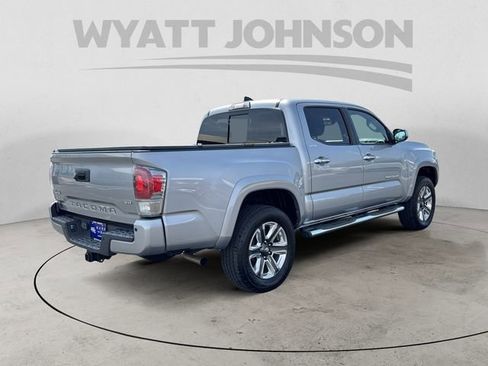 Used 2019 Toyota Tacoma Limited image 5
