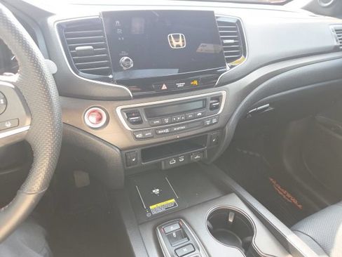 Used 2024 Honda Passport TrailSport image 25