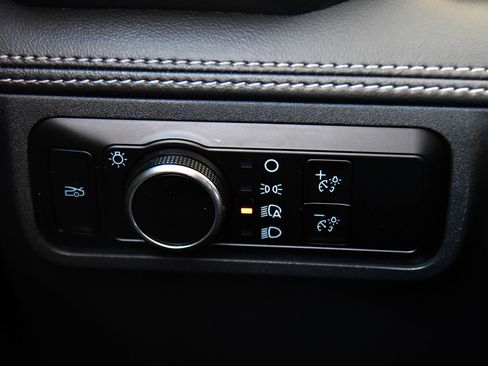 Used 2024 Ford Mustang GT Premium image 32