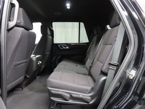 Used 2023 GMC Yukon SLE image 11
