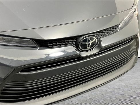 Used 2024 Toyota Corolla LE FWD image 32