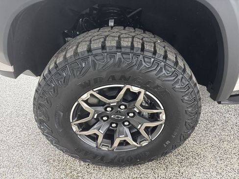 New 2026 Chevrolet Colorado ZR2 w/ Technology Package image 16