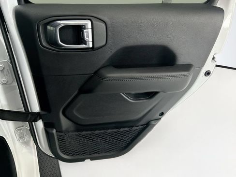 Used 2021 Jeep Wrangler Unlimited Sahara AWD/4WD image 26