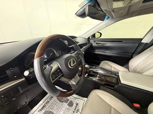 Used 2018 Lexus ES 350 w/ Luxury Package w/Wood Trim FWD image 6