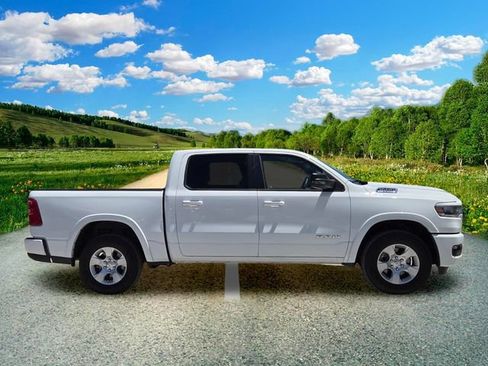 Used 2025 RAM 1500 Big Horn AWD/4WD image 7