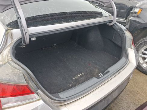 Used 2022 Hyundai Elantra SEL image 8