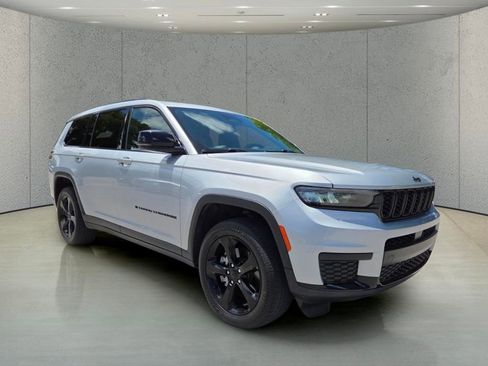 Used 2021 Jeep Grand Cherokee L Laredo AWD/4WD image 12