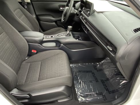 Used 2024 Honda HR-V LX image 10