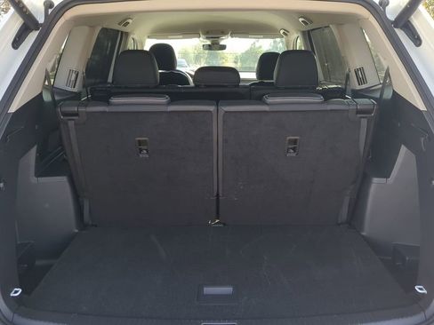 Used 2025 Volkswagen Atlas SE image 14