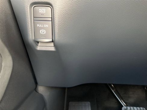 New 2026 Nissan Armada SL w/ Captain's Chari Seat Package RWD image 18