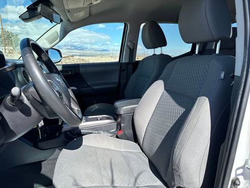 Used 2022 Toyota Tacoma SR5 image 9