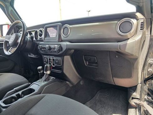 Used 2020 Jeep Wrangler Unlimited Sahara w/ Dual Top Group AWD/4WD image 30