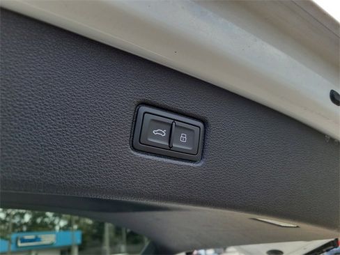 Used 2024 Audi Q7 3.0T Premium Plus image 9