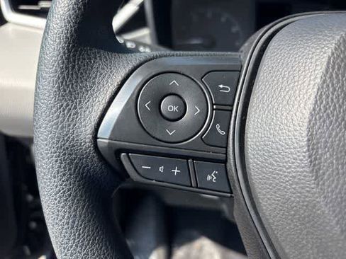 Used 2025 Toyota Corolla LE FWD image 12