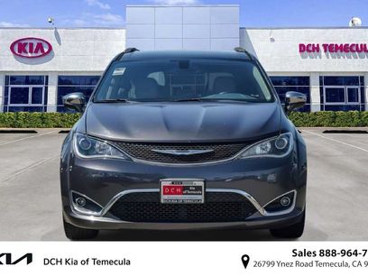 Used 2017 Chrysler Pacifica Limited w/ UConnect Theater Package