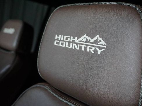 Used 2024 Chevrolet Tahoe High Country AWD/4WD image 11