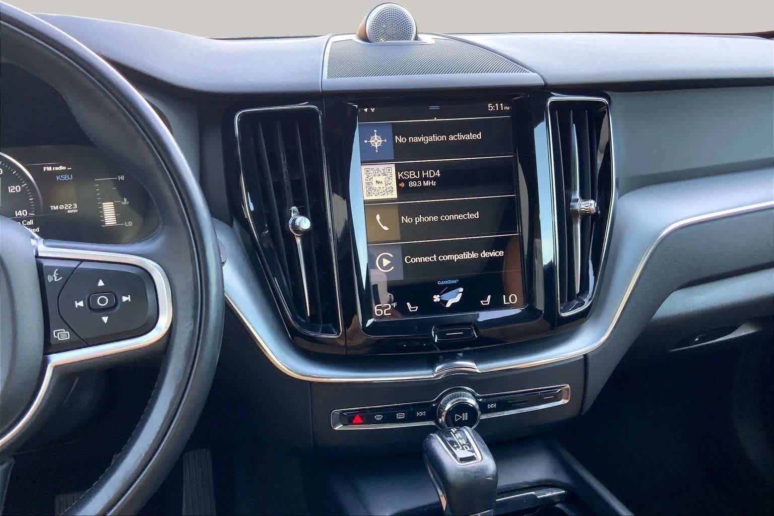 Used 2018 Volvo XC60 T5 Momentum w/ Vision Package AWD/4WD image 7