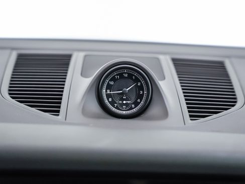 Certified 2025 Porsche Macan image 21