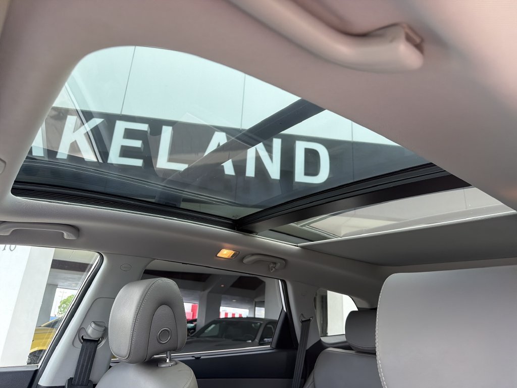 Used 2017 Hyundai Santa Fe FWD image 27
