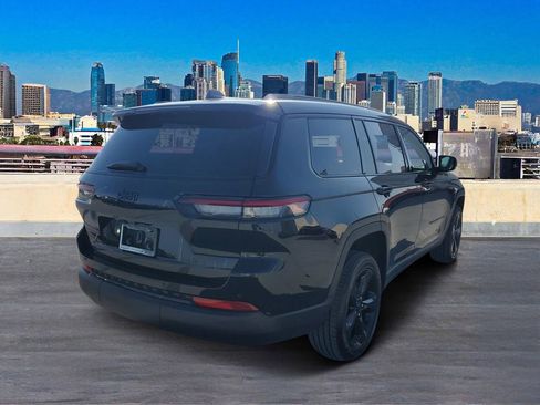 New 2025 Jeep Grand Cherokee L Altitude image 4