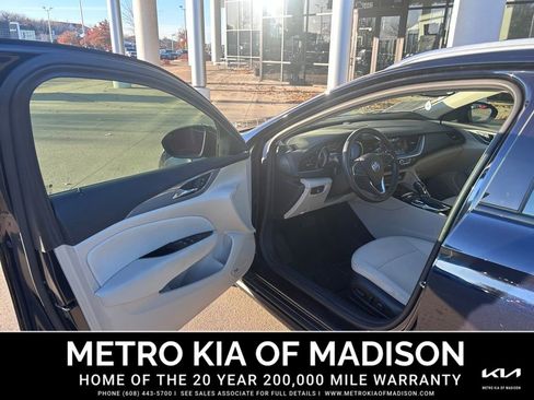 Used 2018 Buick Regal Preferred w/ Sights and Sounds Package image 12