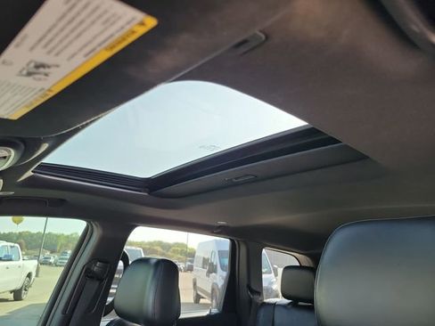 Used 2017 Jeep Grand Cherokee Limited image 18