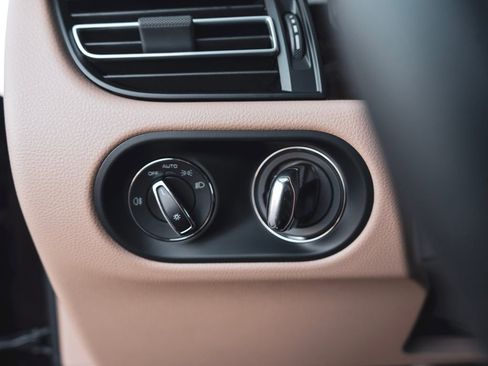 New 2026 Porsche Macan AWD/4WD image 18